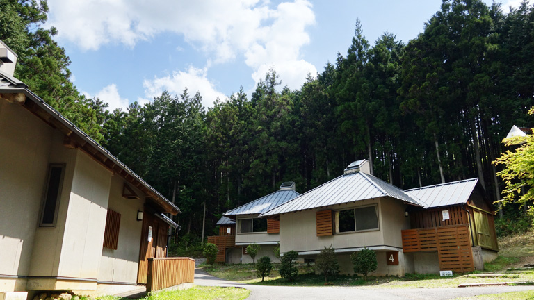 丹波篠山渓谷の森公園のコテージ